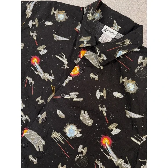 Star Wars Disney Parks Shirt Mens M Black AOP Millennium Falcon Hawaiian Button - Picture 2 of 8